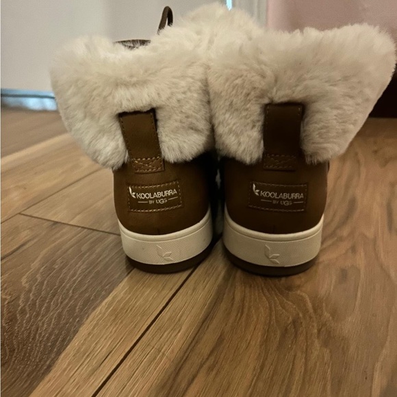 Koolaburra Brown and Cream Winter Boots with Suede Finish - Picture 2 of 4